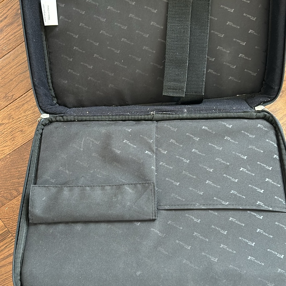 Targus Leather/Nylon Briefcase/Computer Bag - Picture 6 of 10